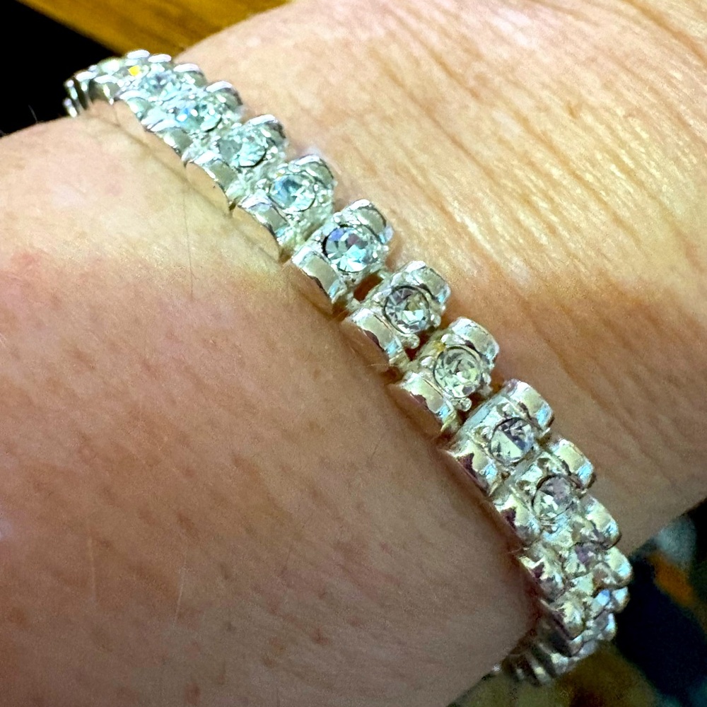 B6 7 1/2”  vintage Austrian Crystal Tennis Bracelet